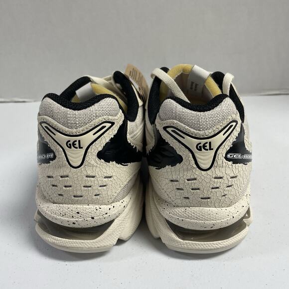 Athletic_Shoes